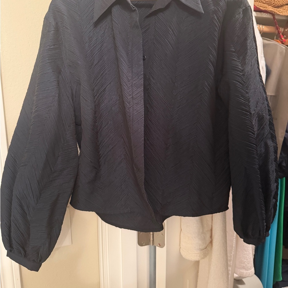 Woven Textured Long-Sleeve Blouse - Black